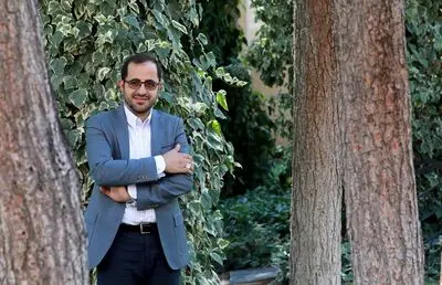  فاضل نظری کتابش را از جشنواره شعر فجر بیرون کشید