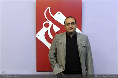 امیر مشهدی عباس: تئاتر تأثیرگذارترین رسانه دنیا برای مخاطب کودک و نوجوان است / طی این سال‌ها نویسنده توانا در عرصه تئاتر کودک و نوجوان نداشتیم / بزرگترین مشکل کمبود سالن‌ اجراست
