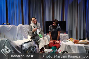 نمایش "جنین جن زده" در عمارت نوفل‌لوشاتو
