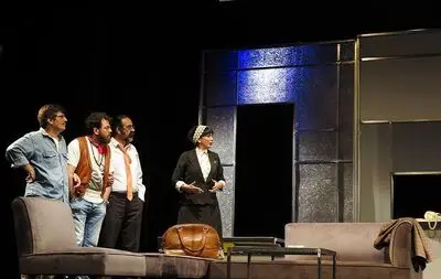 در این تراس کمدی بولوار اجرا می‌شود / نگاهی به نمایش "تراس" نوشته ژان کلود کریر و کارگردانی مسعود کرامتی