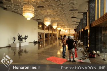تحویل آثار هشتمین دوسالانه مجسمه‌سازی تهران در تالار وحدت