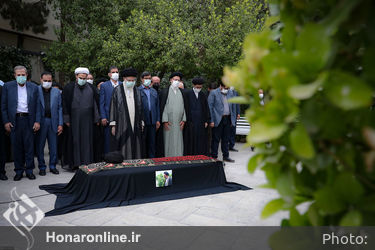 اقامه نماز بر پیکر حجت‌‌‌الاسلام و المسلمین دعایی