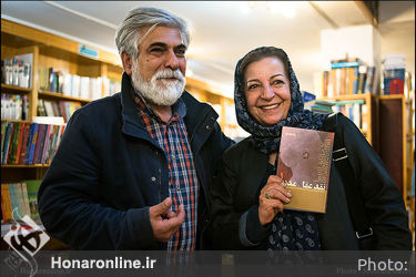 کتاب‌گردی هنرمندان و فرهنگیان در نشر ثالث و چشمه