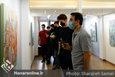 نمایشگاه نقاشی های شبنم نسلی اصفهانی با عنوان این است انسان در نگارخانه بهارک