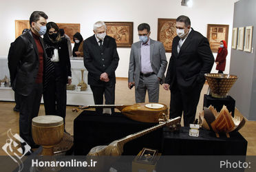بازید معاون سفیر کشور اتریش در ایران از نمایشگاه نگاره های چوبی و آرزوهای آبرنگی