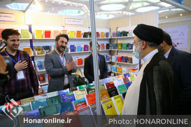 بازدید رئیس جمهور از سی و سومین نمایشگاه بین المللی کتاب تهران