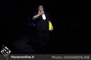 نمایش "شبی بیرون از خانه" در تماشاخانه مهرگان