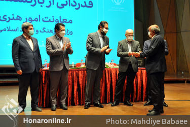 قدردانی از بازنشستگان معاونت امور هنری وزارت فرهنگ و ارشاد اسلامی در تالار رودکی