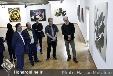 بازدید محمدرضا عارف و سیده فاطمه ذوالقدر از نمایشگاه بهمن پناهی