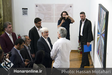 بازدید محمدرضا عارف و سیده فاطمه ذوالقدر از نمایشگاه بهمن پناهی