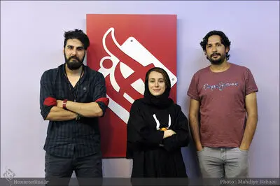 "پروانه الجزایری" بسیار دچار استعاره است / طراح صحنه خوب در تئاتر کم رشد می‌کند / روایت سعید حسنلو، افشین زمانی و گلنوش قهرمانی از نمایش "پروانه الجزایری"