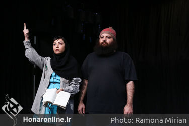 نمایش " در انتظار گودو " در سالن قشقایی تئاترشهر