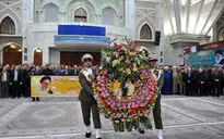 تجدید بیعت وزیر فرهنگ و ارشاد اسلامی به همراه جمعی از معاونان و مدیران این وزارتخانه و اصحاب فرهنگ، هنر و رسانه با آرمان‌های حضرت امام (ره) 