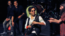 Kaveh Afagh performs at Fajr Music Festival