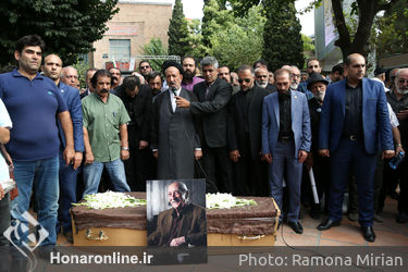 تشییع پیکر زنده یاد داریوش اسدزاده از مقابل خانه هنرمندان