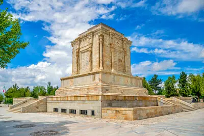 Iran launches international medal to honor Ferdowsi experts 
