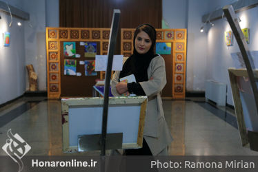 نمایشگاه 77 نقاشی برای 77 کودک بد سرپرست در فرهنگسرای اشراق