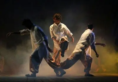 پرفورمنسی چند جوره و چند موضوعه / نگاهی به کنسرت نمایش "افسانه‌های خلیج" به نویسندگی،طراحی و کارگردانی شایان افکاری