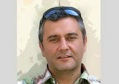 طراحی‌های اکسپرسیو آبرنگی/ روایت علی گلباز از نمایشگاه آثارش در گالری گلستان