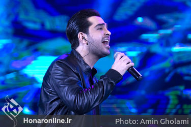 اجرای فرزاد فرخ در سی و هفتمین جشنواره موسیقی فجر