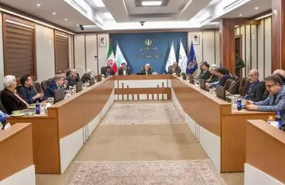صالحی: جامعه بی‌کتاب، جامعه بی‌آیین است/ کارت فرهنگ‌ می‌تواند بخشی از چالش‌های اقتصادی در زمینه تهیه کتاب را برطرف کند