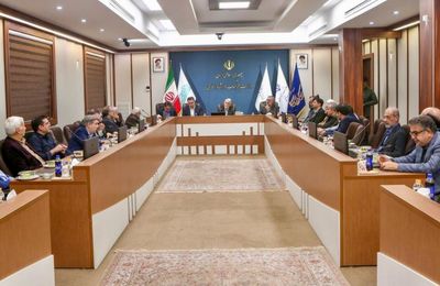 صالحی: جامعه بی‌کتاب، جامعه بی‌آیین است/ کارت فرهنگ‌ می‌تواند بخشی از چالش‌های اقتصادی در زمینه تهیه کتاب را برطرف کند