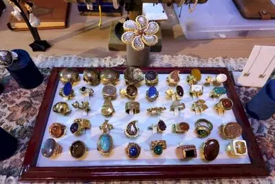 Tehran exhibit displays traditional jewelry 