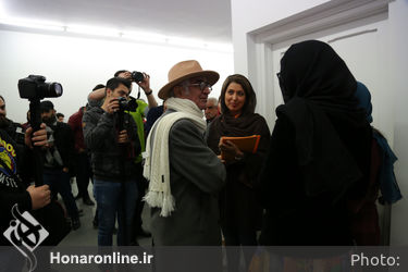 نمایشگاه عکس‌های نیکی کریمی در گالری اعتماد باغ نگارستان