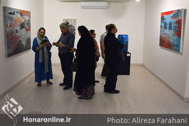 نقاشی چیدمان‌های سحر سیدنژاد با عنوان "شبحی بر جهان سایه افکنده است" در گالری دید 