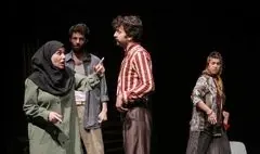 روایت بصیر از نمایش «موتورخونه» | اهالی یک ساختمان در روزهایِ جنگِ دهه شصت