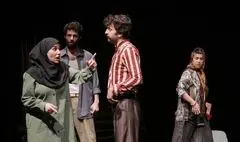 روایت بصیر از نمایش «موتورخونه» | اهالی یک ساختمان در روزهایِ جنگِ دهه شصت