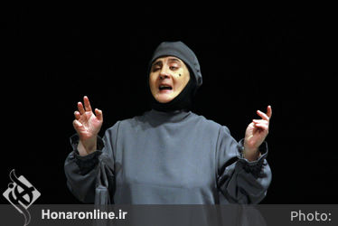 نمایش «همه چیز می‌گذرد، تو نمی‌گذری» در سالن سایه تئاتر شهر