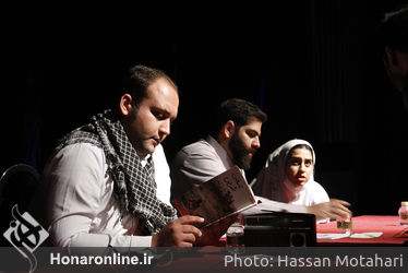 سومین روز از چهارمین جشنواره نمایشنامه خوانی دانشگاهی دفاع مقدس