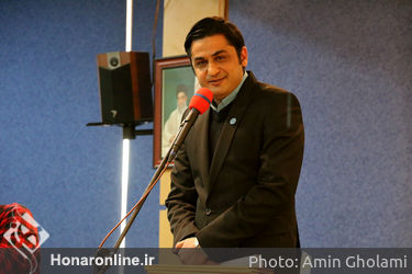 رونمایی از کتاب "چهل سال نمایش" و تقدیر از ۱۰ هنرمند انقلاب 