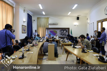نشست مطبوعاتی اولین دوره اعطاء نشان عکاسان سال مطبوعات ایران در خانه هنرمندان