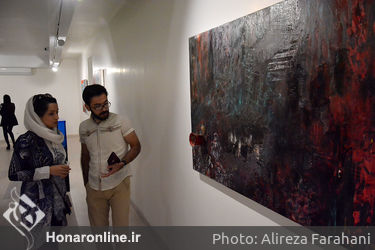 نقاشی چیدمان‌های سحر سیدنژاد با عنوان "شبحی بر جهان سایه افکنده است" در گالری دید 