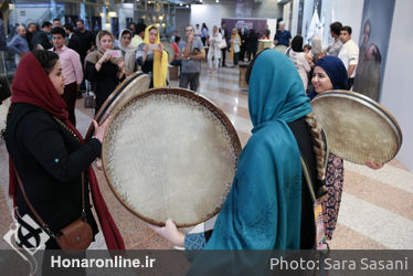 رونمایی از دو ساز کوبه ای "دف" و "دُم دُم" در برج میلاد تهران