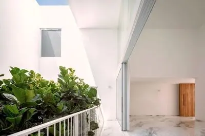 معماران مکزیکی ویلای مینیمالیستی طراحی کردند