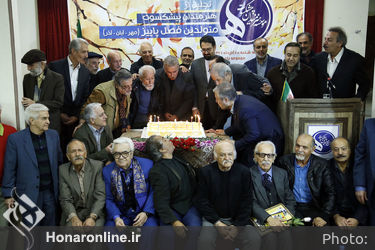 جشن تولد هنرمندان پیشکسوت متولد پاییز با تقدیر از مرادخانی برگزار شد