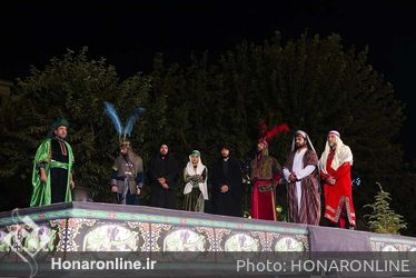 تعزیه "حضرت ابوالفضل‌(ع)" در مقابل تالار وحدت