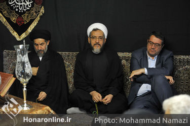 مراسم گرامى‌داشت هفتمین شب شهادت امام حسین (ع) در موسسه توسعه هنرهای معاصر (2)