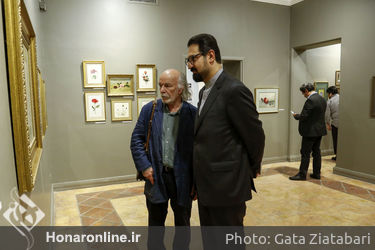 بازدید سید مجتبی حسینی از نمایشگاه آثار محمد ناصری پور