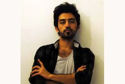 همسو شدن متریال و ایده در تصاویر قرن نوزدهمی/ روایت مرتضی خسروی از نمایشگاه "در پیرامون" در گالری ایرانشهر