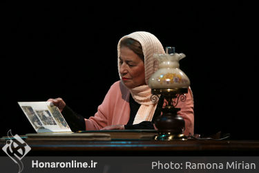 نمایش «اُلدسانگز: عشق روزهای کرونا» در پردیس شهرزاد