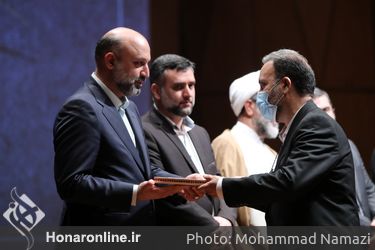 آیین اهدای جوایز پدیدآورندگان آثار شایسته تقدیر سی و نهمین جایزه کتاب سال 