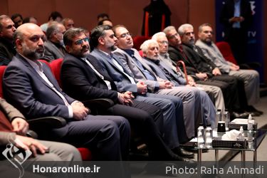 آیین شکرانه استمرار توزیع کاغذ ایرانی با حضور محمد مهدی اسماعیلی، وزیر فرهنگ و ارشاد اسلامی عصر روز چهارشنبه بیست و پنج آبان در تالار رودکی برگزار شد. 