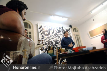 پرفورمنس کالیگرافی مهدی حاجی محمدی فریمانی در گالری ترانه باران