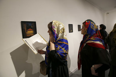افتتاحیه‌ی نمایشگاه نقاشی‌های ثمیلا امیرابراهیمی در گالری هور