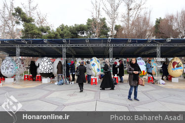 کارگاه آماده‌سازی تخم‌مرغ‌های نوروزی در  میدان نارمک