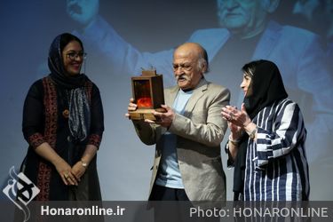 آیین سپاس استاد علی اکبر صادقی به همراه رونمایی از تندیس جشنواره فیلم شاهنامه